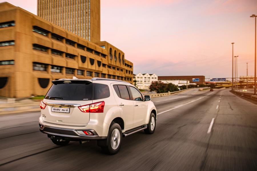  Isuzu MU-X 2018 года  (ZA) (фото 18 из 40)